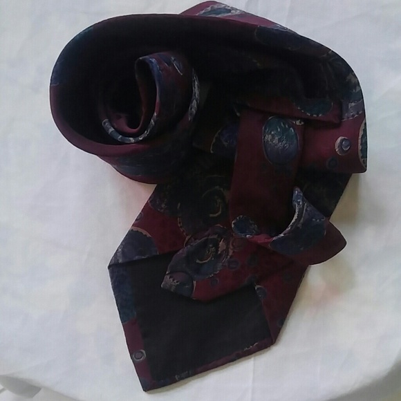 Tie - Picture 5 of 5